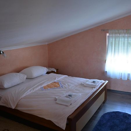 يوبوسكي Motel Most الغرفة الصورة