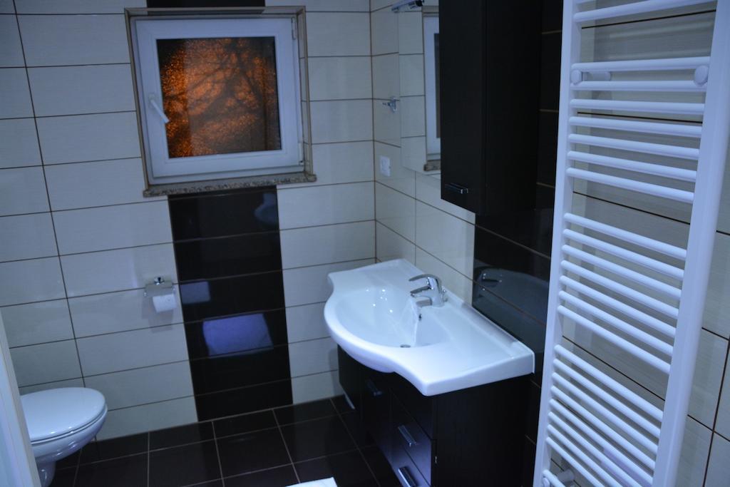 يوبوسكي Motel Most الغرفة الصورة