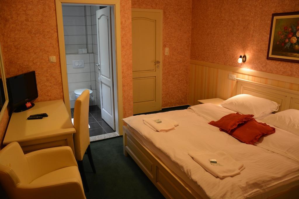 يوبوسكي Motel Most المظهر الخارجي الصورة