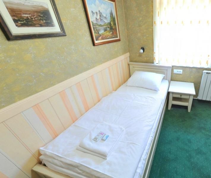 يوبوسكي Motel Most المظهر الخارجي الصورة