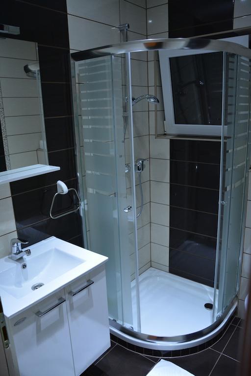 يوبوسكي Motel Most الغرفة الصورة