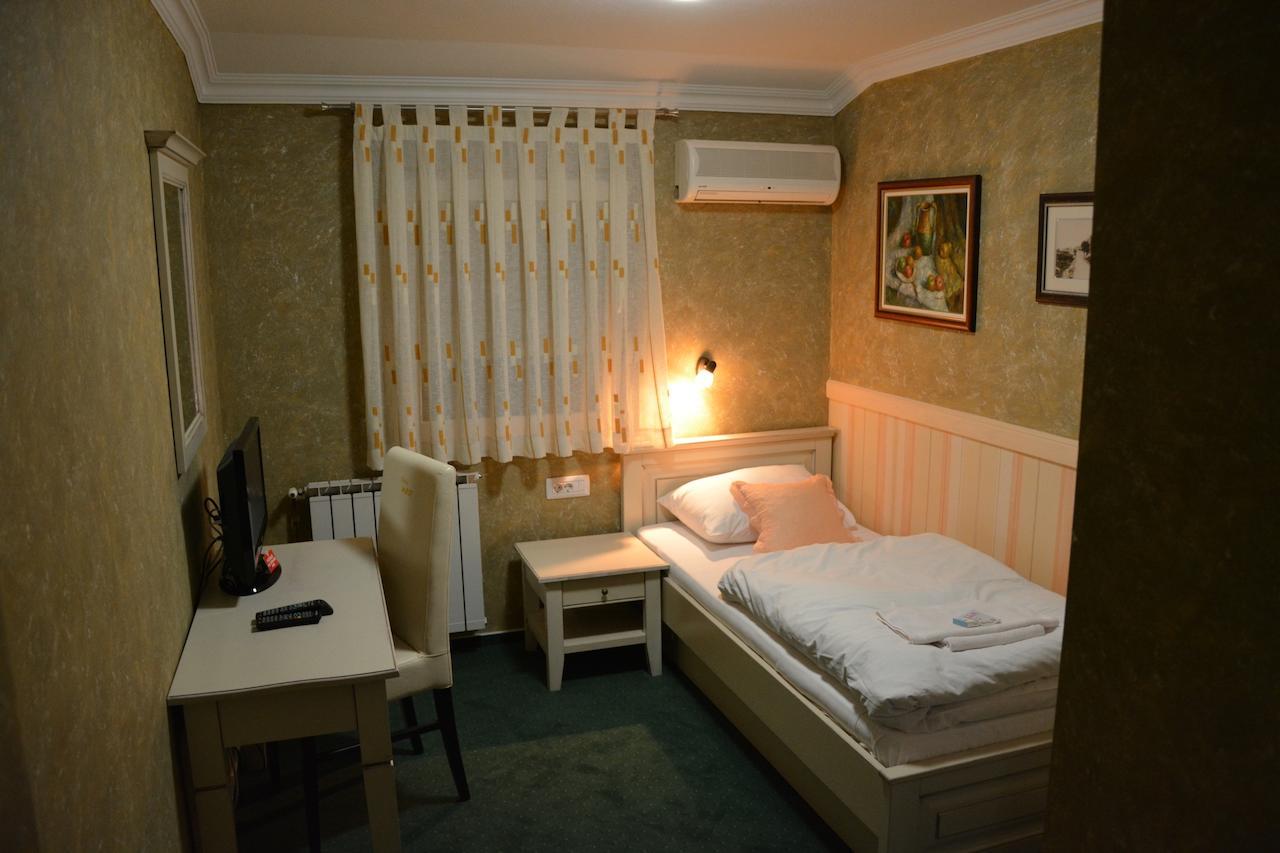 يوبوسكي Motel Most الغرفة الصورة
