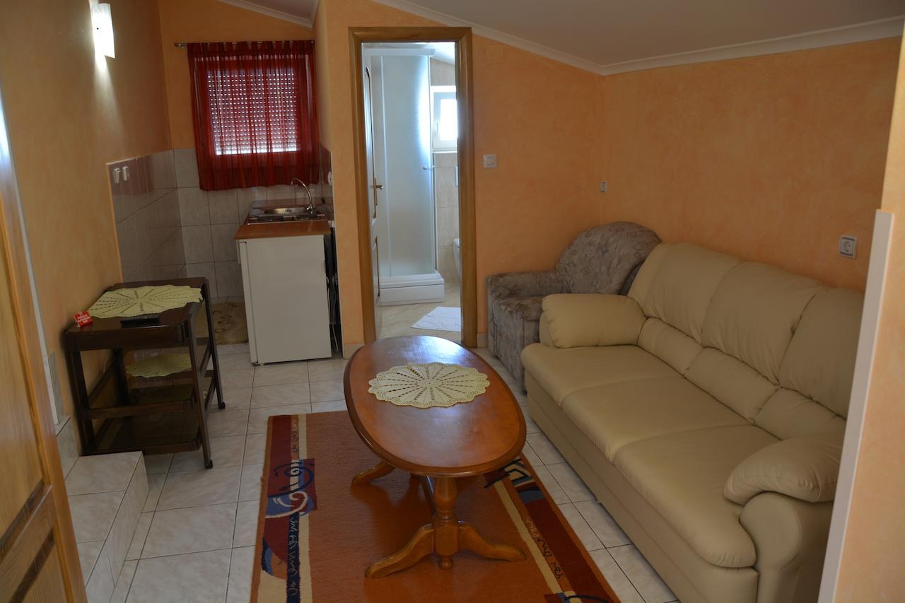 يوبوسكي Motel Most الغرفة الصورة